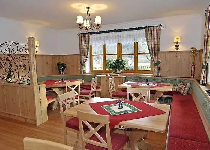 Πανσιόν Weitgasserhof 3*